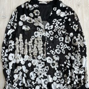Alice + Olivia floral button down blouse